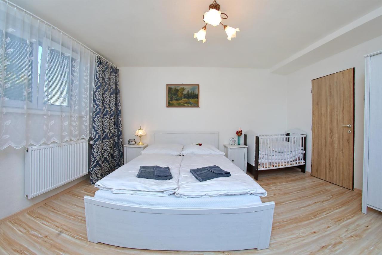 Villa Laura ลิฟตอฟสกีมิคูลาช ภายนอก รูปภาพ