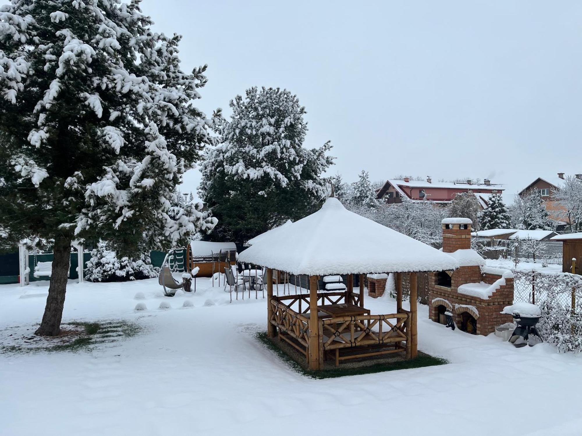 Villa Laura ลิฟตอฟสกีมิคูลาช ภายนอก รูปภาพ